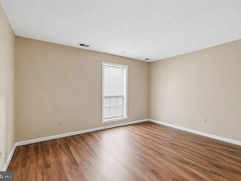 10118 Oakton Terrace Rd #10118 — Photo 12