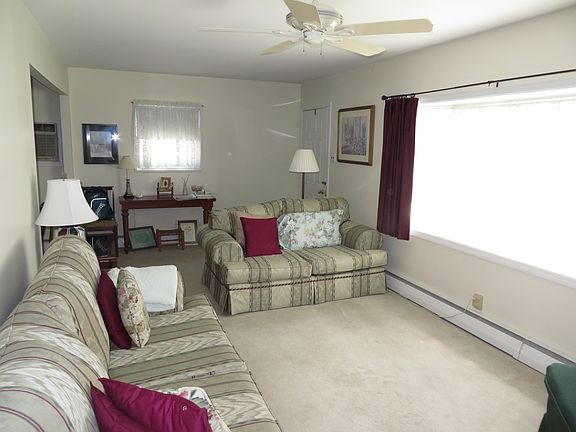 3rd image of 2476 Hammond Pl