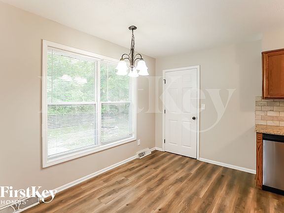 5th image of 5905 NW Whispering Oaks Ln
