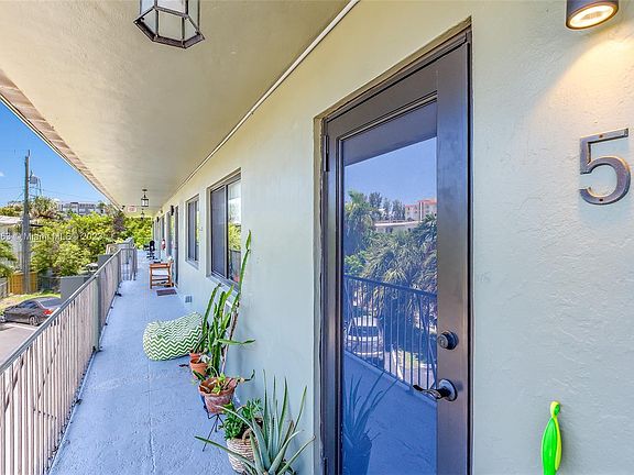 5th image of 1050 95th St