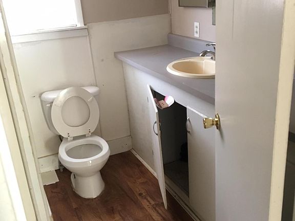 5th image of 1008 8th Ave