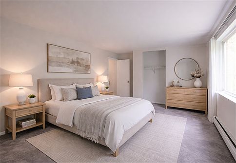 3rd image of 11 Farnsworth Dr #2BRU