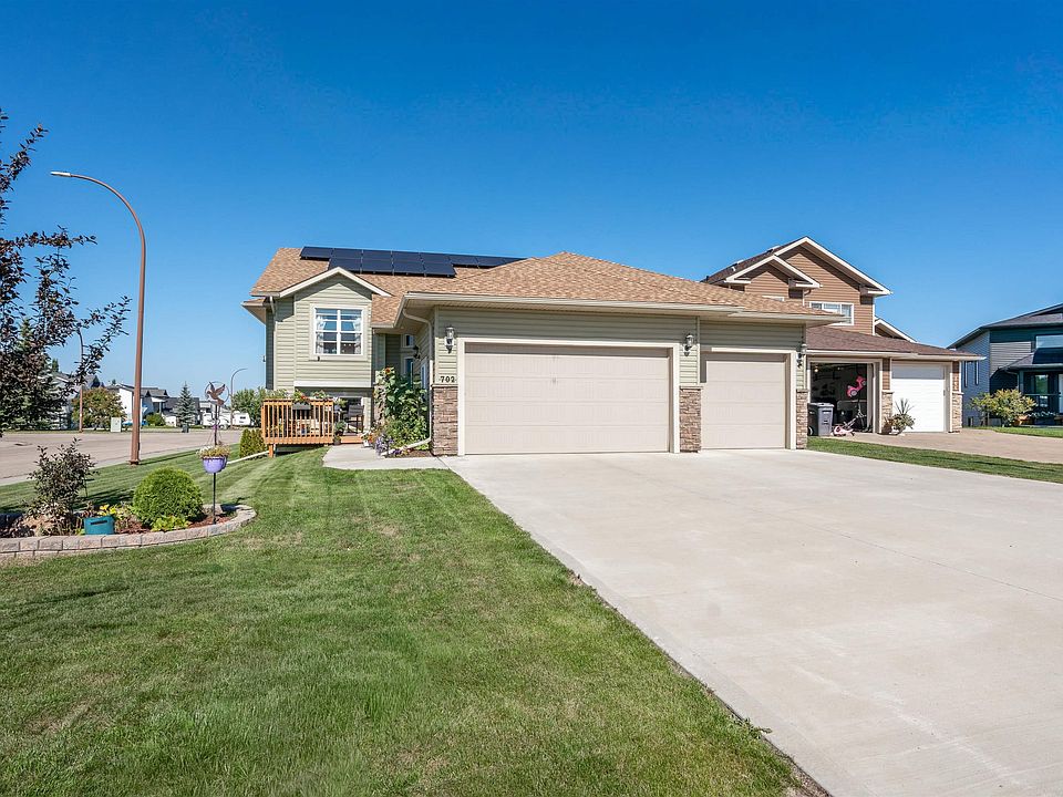 1st image of 702 Pheasant Close