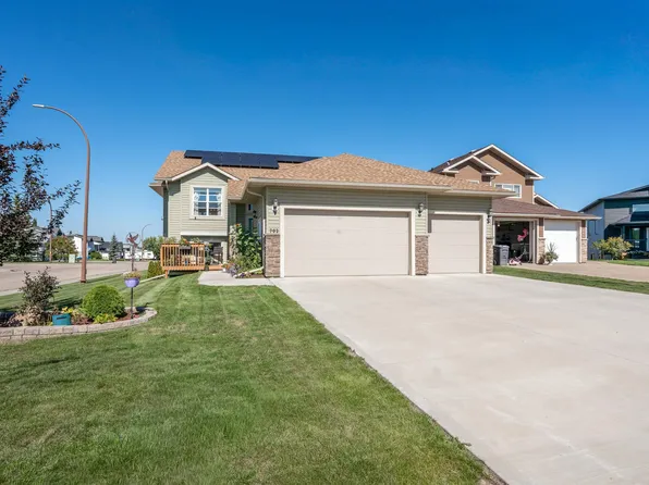 702 Pheasant Close, Cold Lake, AB T9M 0B7