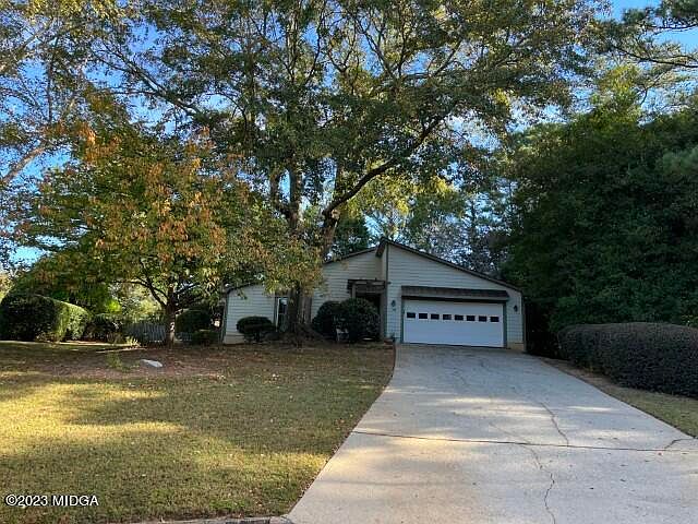 1st image of 710 Lake Forest Ct