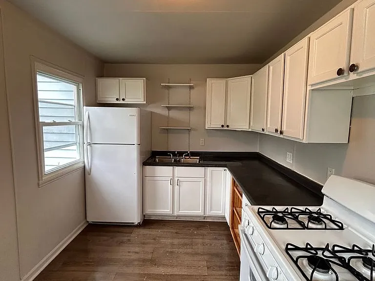 4505 S Park Dr — Photo 3