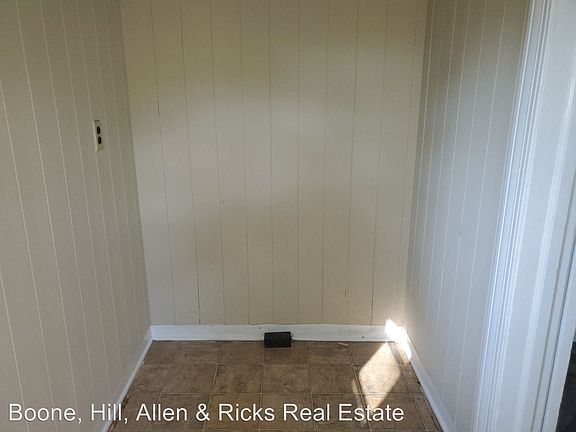 3rd image of 110 Brown Dr