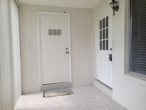 3rd image of 208 Pine Hov Cir APT A-1