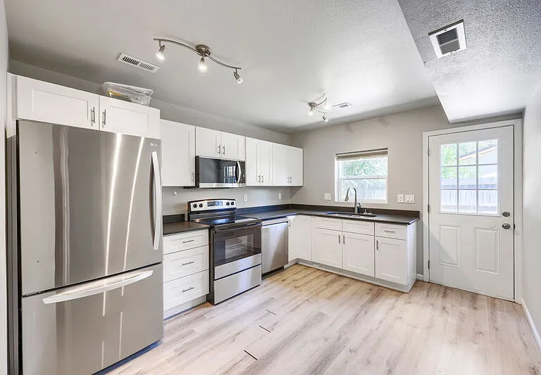 3122-101 Illinois Ave #1 — Photo 5