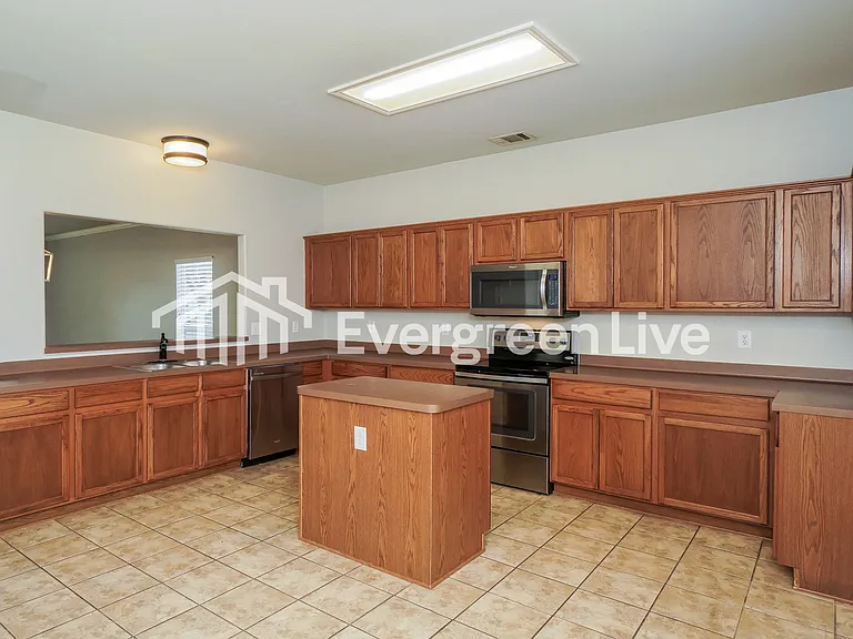 4331 Griffin Park Dr — Photo 6
