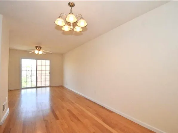 45 Evergreen Street image 5 of 11