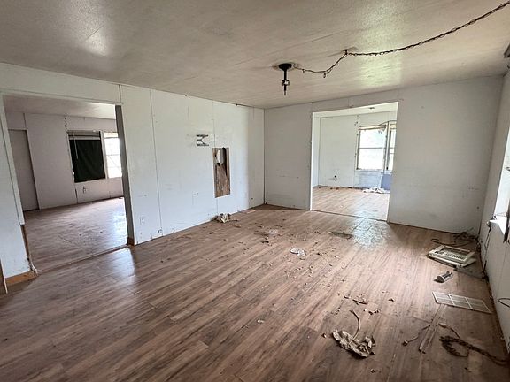 4th image of 405 Munson Dr