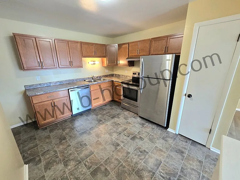 8515 32nd Ave — Photo 9