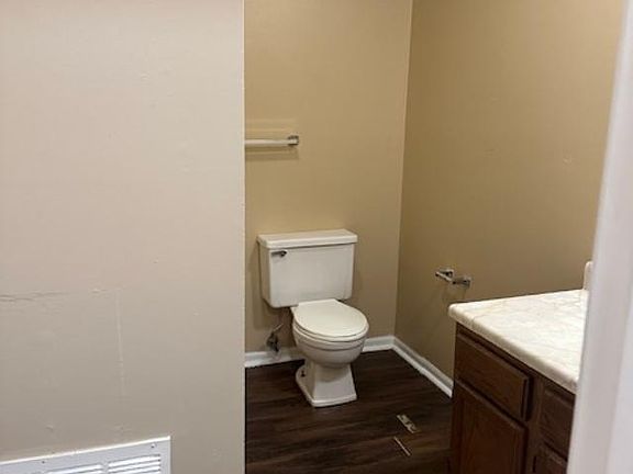 4th image of 806 & B Montgomery St #A