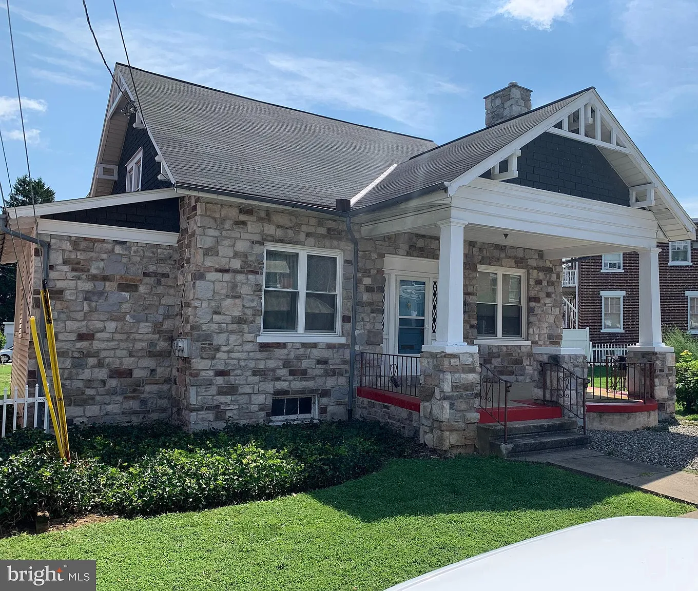 613 Pearl St photo 1