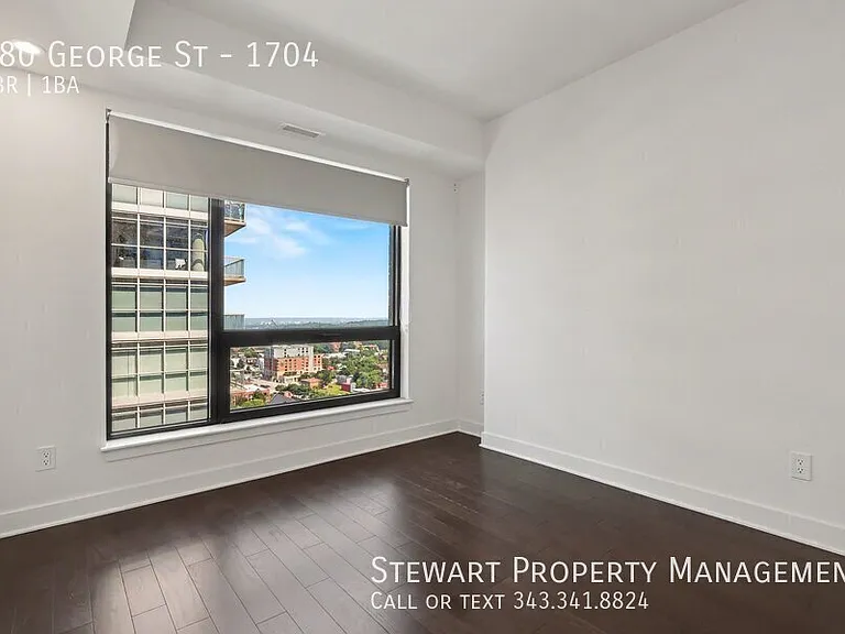 180 George St #1704 — Photo 4