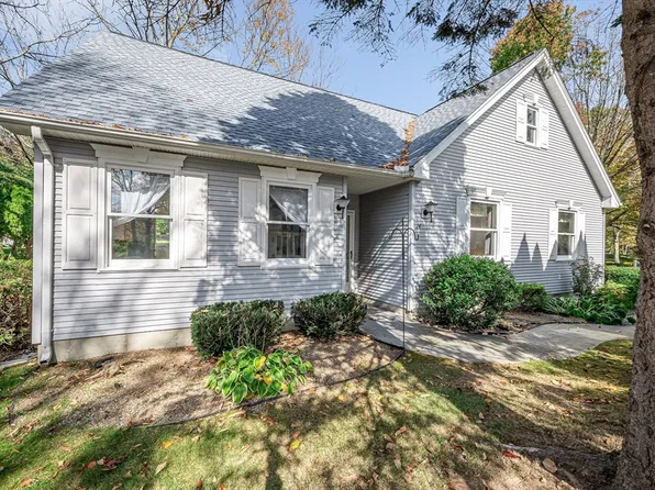 14 Juniper Wood Dr, Haverhill, MA 01832