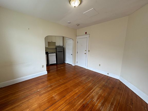 5th image of 94 Corey Rd APT 14