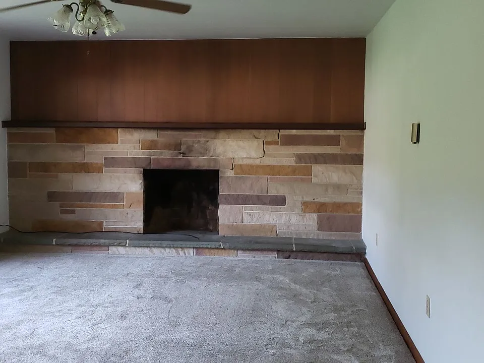 725 W Pine Grove Rd