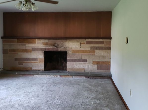 725 W Pine Grove Rd