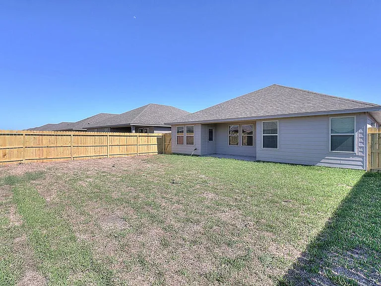 1278 Carnaby — Photo 35