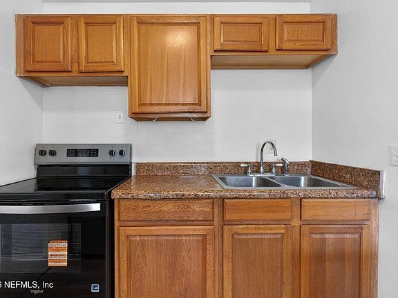 3rd image of 2753 KING COLE Drive