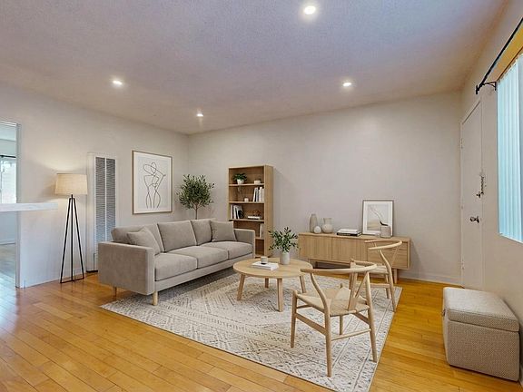 2nd image of 1900 Rockefeller Ln APT 1