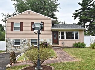 2770 E County Line Rd, Hatboro, PA 19040