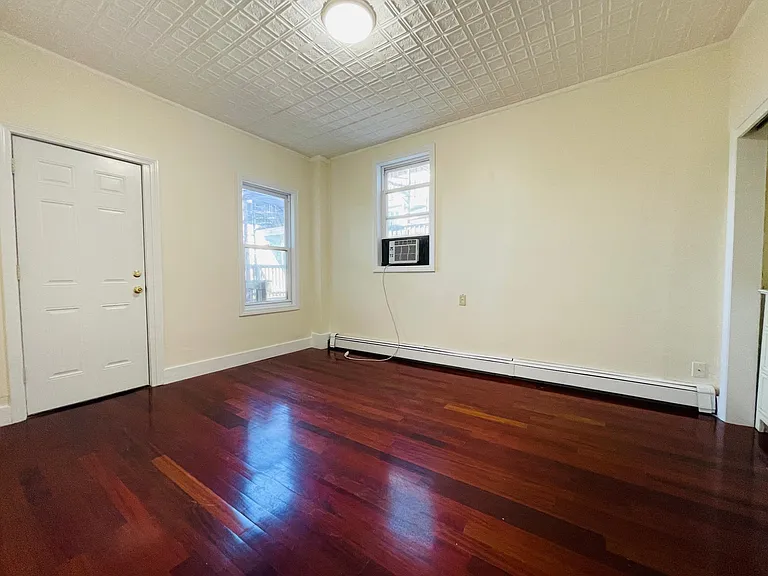Photos were taken prior to the current tenancy.