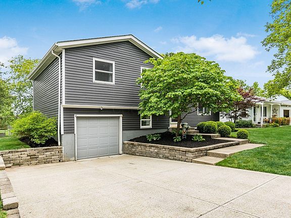 3rd image of 366 Saint Thomas Dr