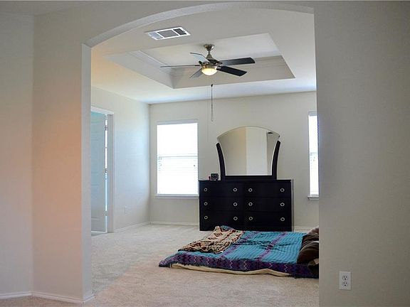 4th image of 103 S Creek Bend Dr