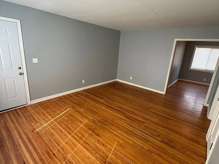 638 S Woodlawn Blvd — Photo 6