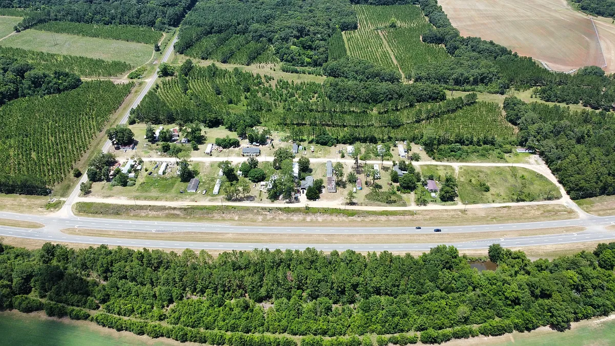 Building Photo - 4060 US Highway 82 W #16