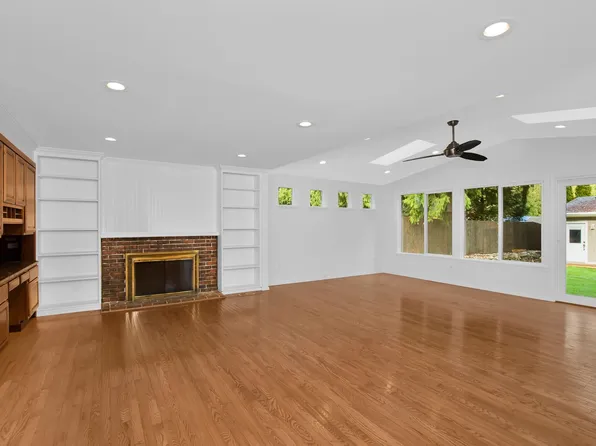 12642 NE 73rd St, Kirkland, WA 98033