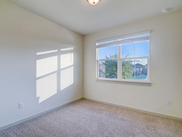 4613 Tully Dr — Photo 6