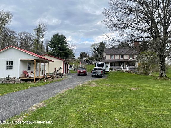 2nd image of 628 Gravity Hill Rd