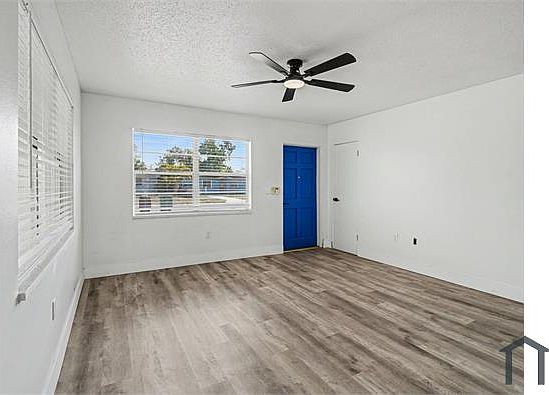 5th image of 1207 22nd Ave W