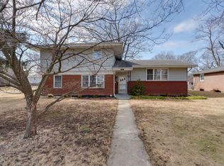 901 N Maple St, Normal, IL 61761