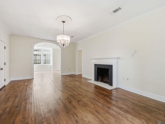 3rd image of 1719 Blouin Ave