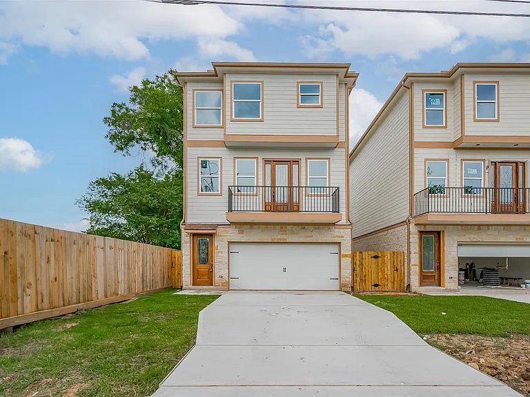 2206 Hoskins Dr — Photo 10