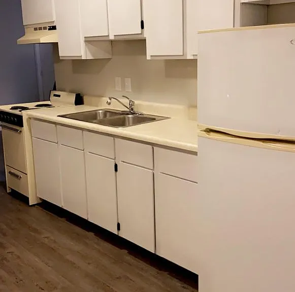 204 E Main St — Photo 3