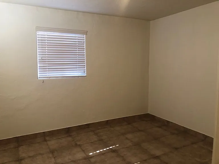 4814 E Hampton St — Photo 19