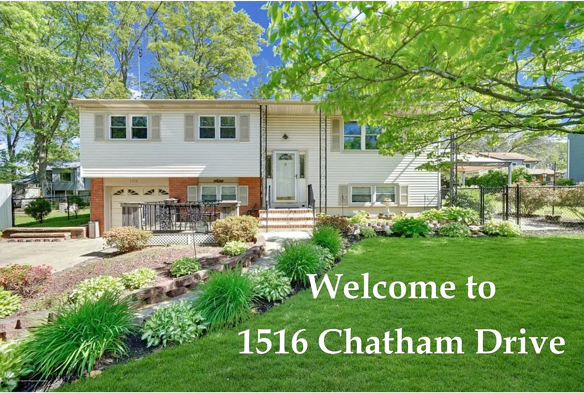 1516 Chatham Dr photo 1