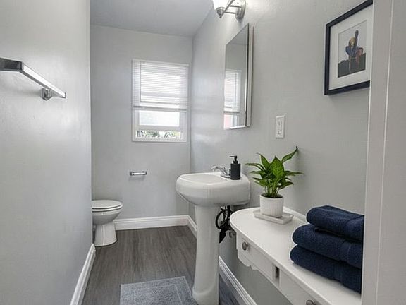 3rd image of 445 W 15th St APT 8