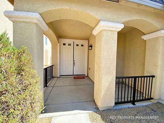 2nd image of 682 Homewillow Ave