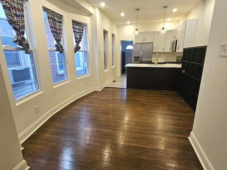 150 E Pleasant St — Photo 8