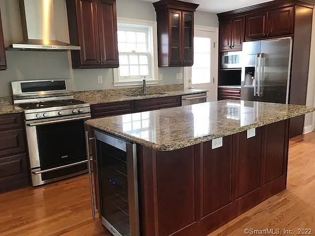 21 Twin Hills Rd — Photo 4