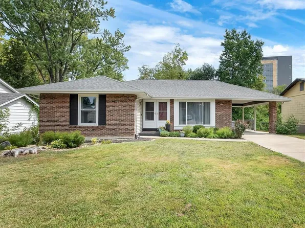 1750 Roth Hill Dr, Maryland Heights, MO 63043