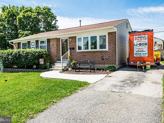 2nd image of 107 Coronet Dr