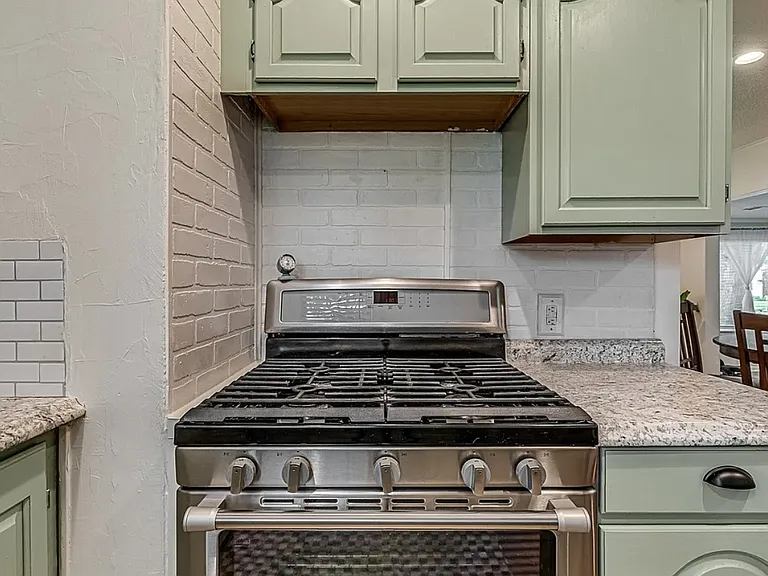1335 S Pittsburg Ave — Photo 5